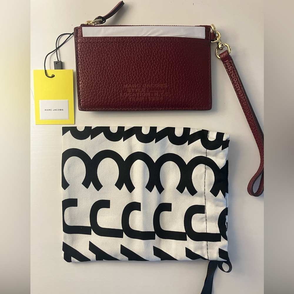 NWT Marc Jacobs Leather Wristlet Card Case in Cherry